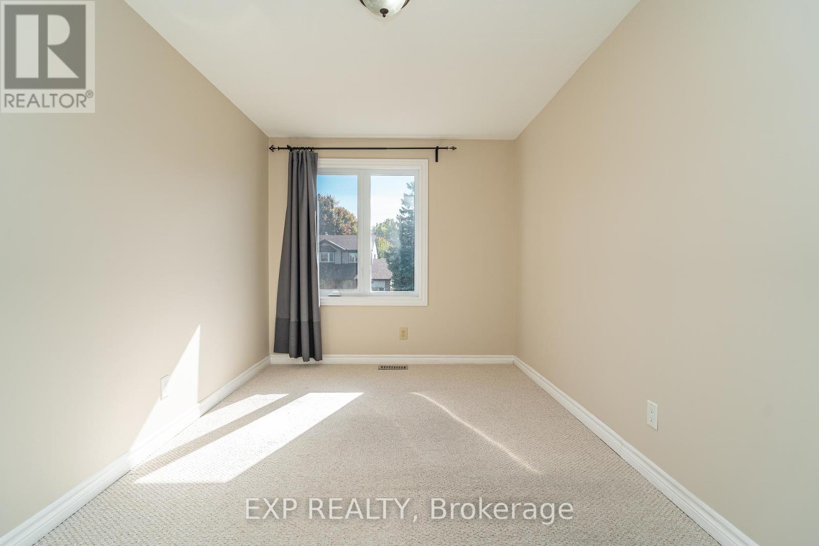 32 Maple View Crescent, Ottawa, Ontario  K2G 5J6 - Photo 31 - X12465357