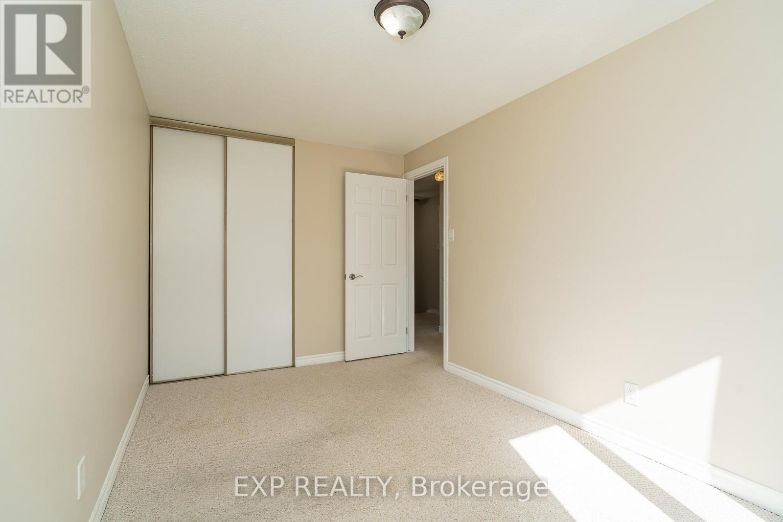 32 Maple View Crescent, Ottawa, Ontario  K2G 5J6 - Photo 32 - X12465357