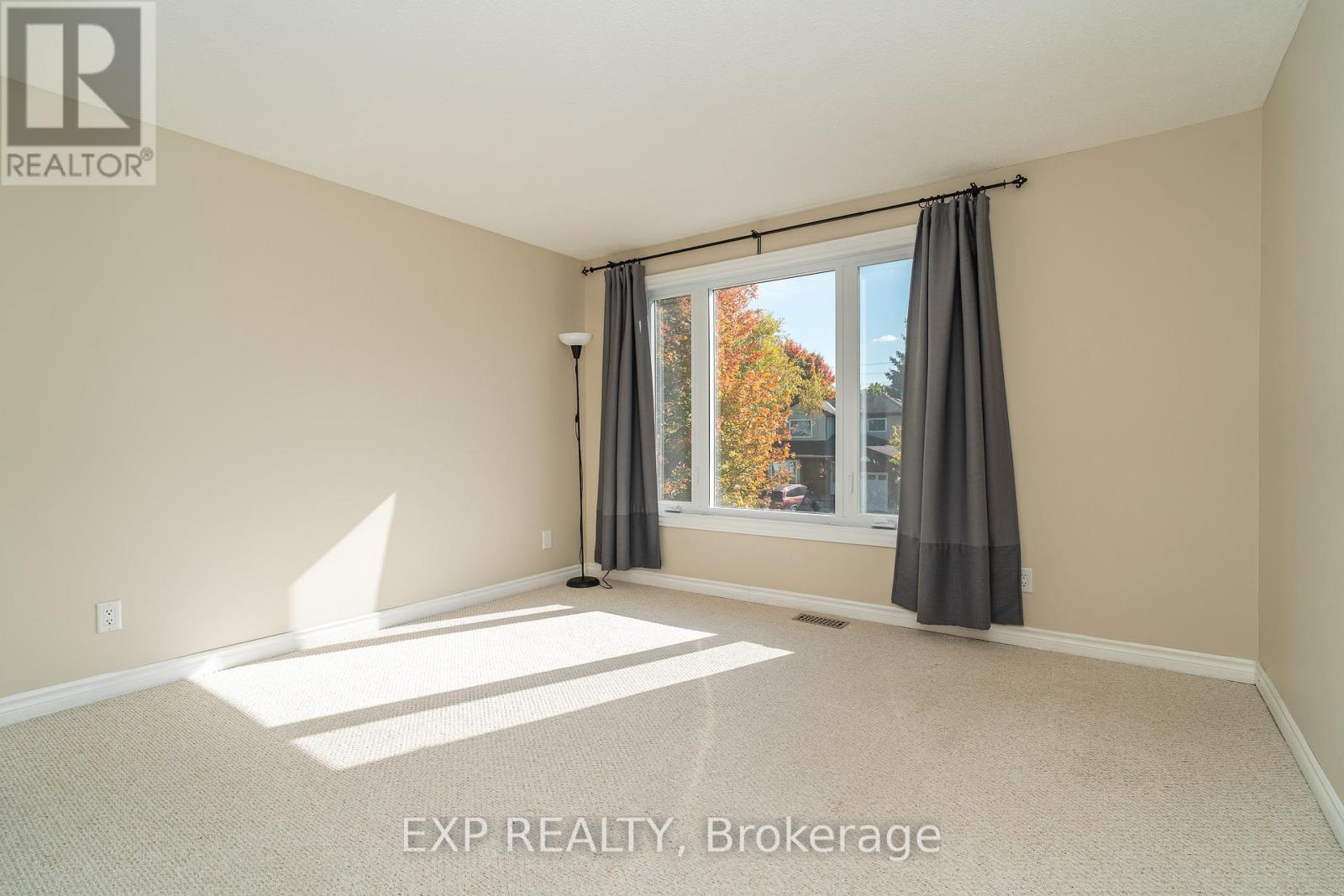 32 Maple View Crescent, Ottawa, Ontario  K2G 5J6 - Photo 33 - X12465357