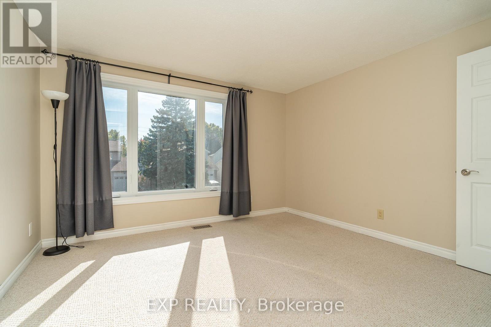 32 Maple View Crescent, Ottawa, Ontario  K2G 5J6 - Photo 36 - X12465357