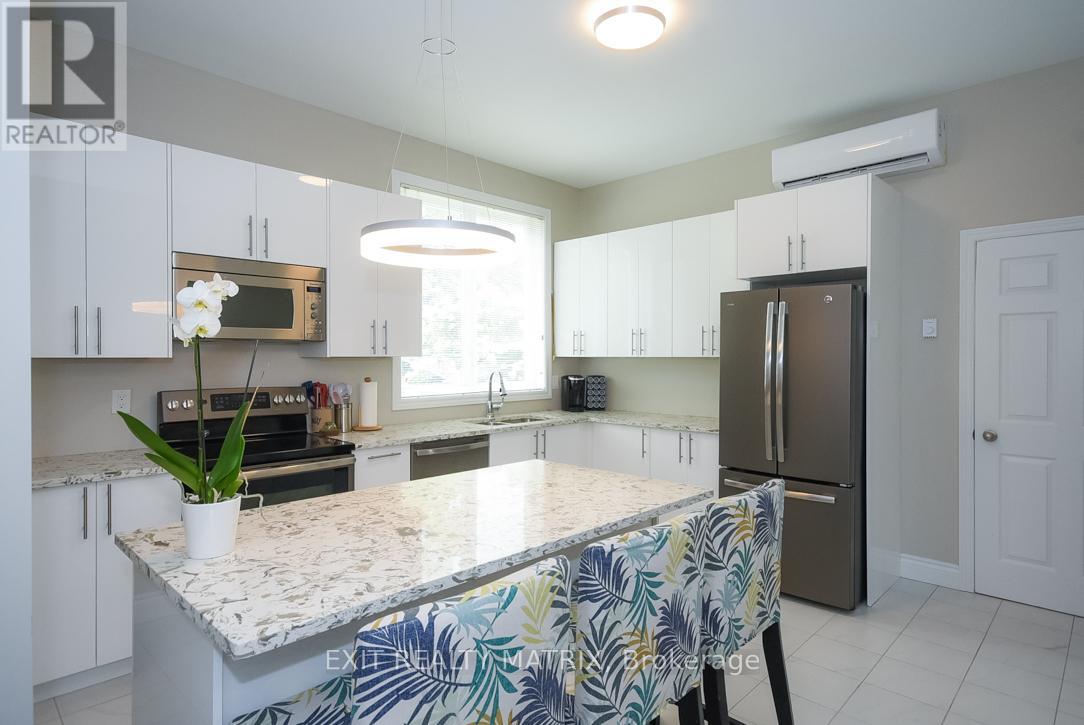 1429 Meadow Drive, Ottawa, Ontario  K4P 1B1 - Photo 16 - X12465411