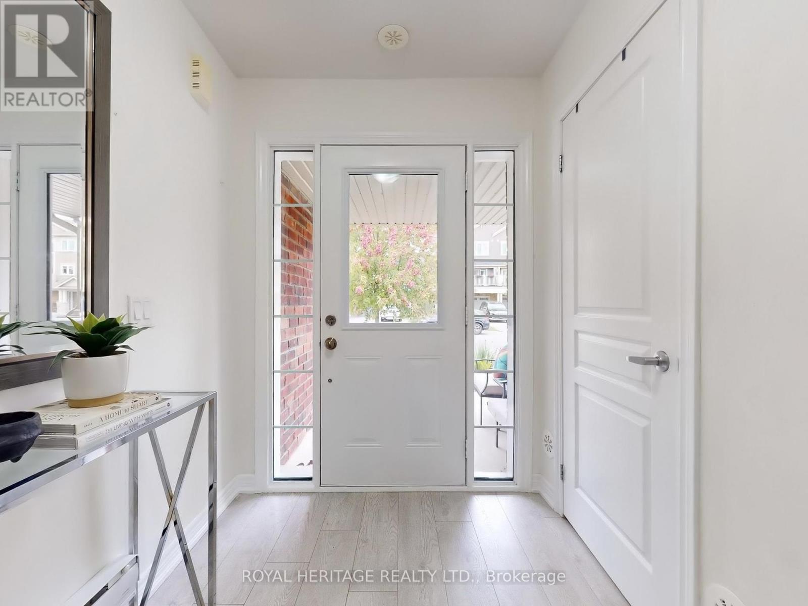 91 Tabaret Crescent, Oshawa, Ontario  L1L 0G5 - Photo 4 - E12465207