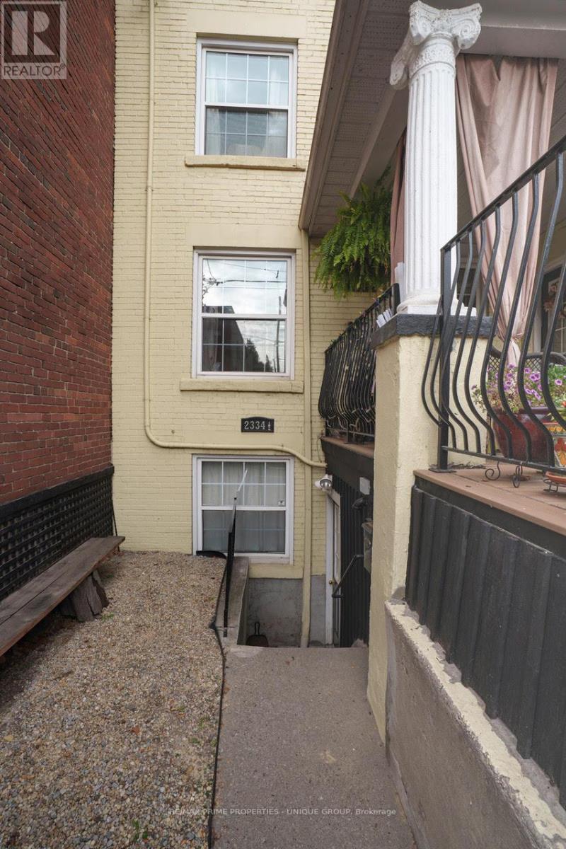 LOWER - 2334 QUEEN STREET E, Toronto, Ontario