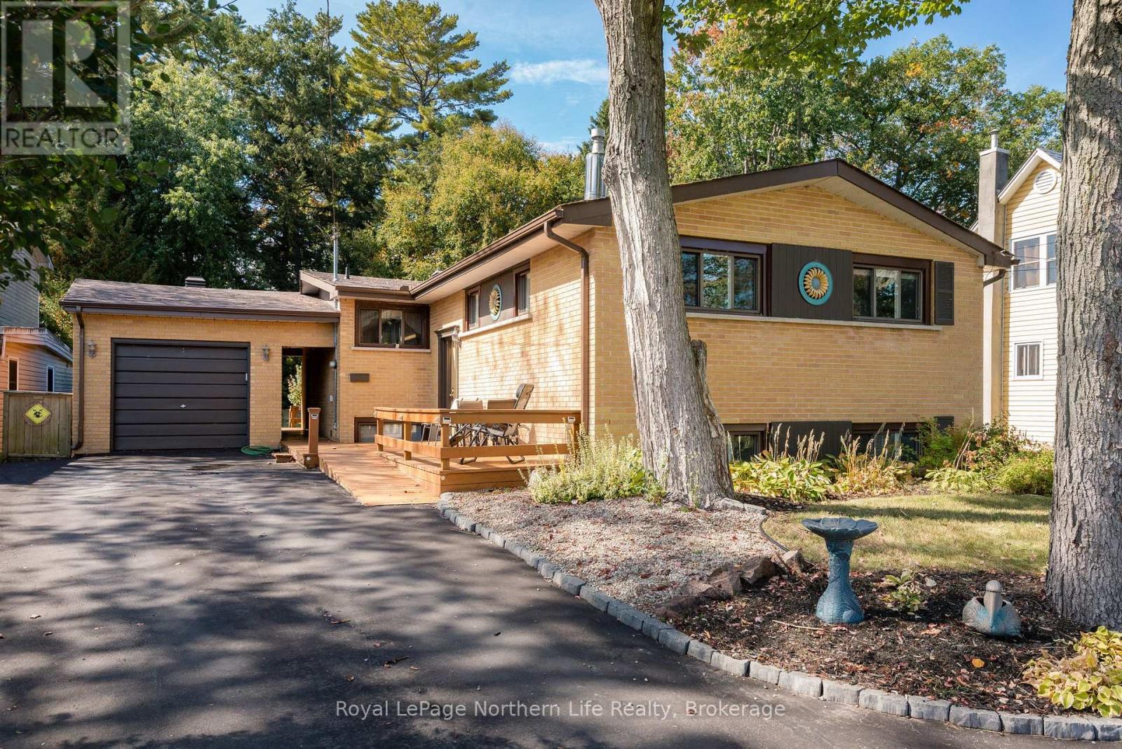 171 Campbell Avenue, North Bay, Ontario  P1A 1W2 - Photo 1 - X12465261