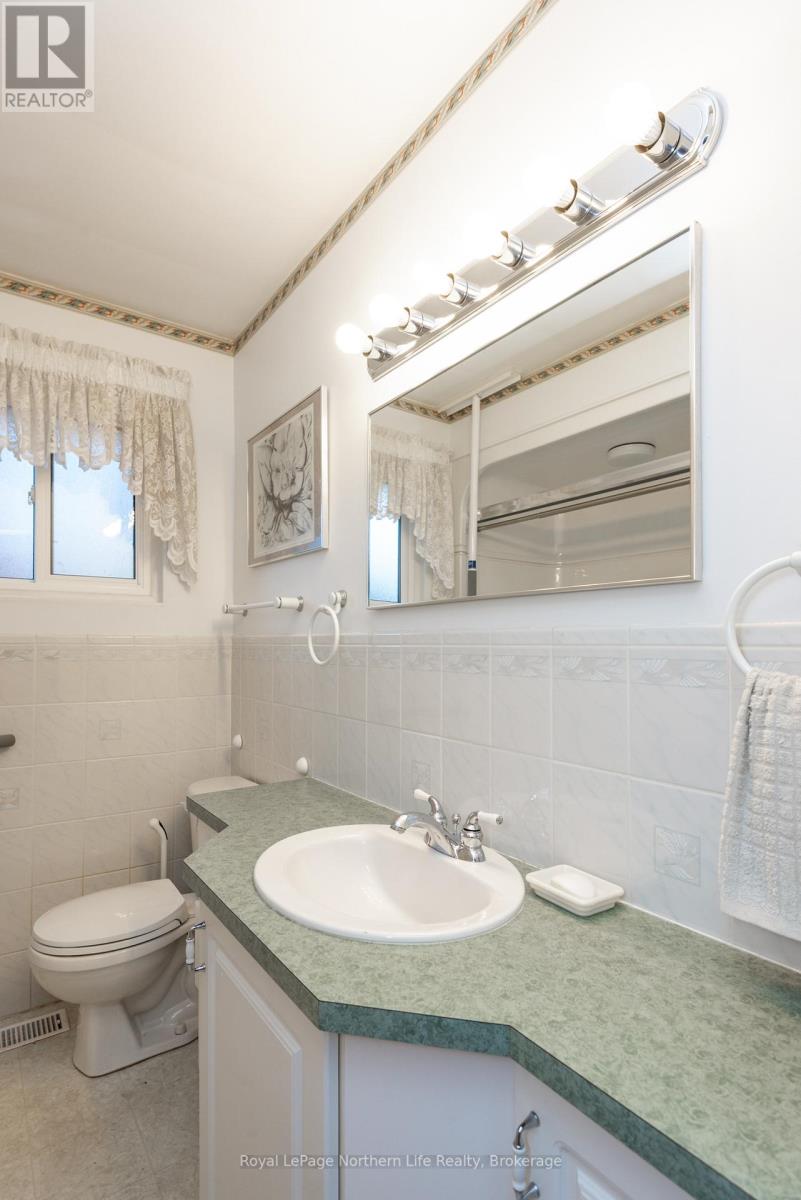 171 Campbell Avenue, North Bay, Ontario  P1A 1W2 - Photo 18 - X12465261