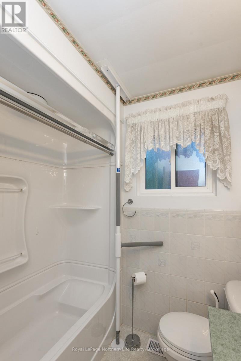 171 Campbell Avenue, North Bay, Ontario  P1A 1W2 - Photo 19 - X12465261