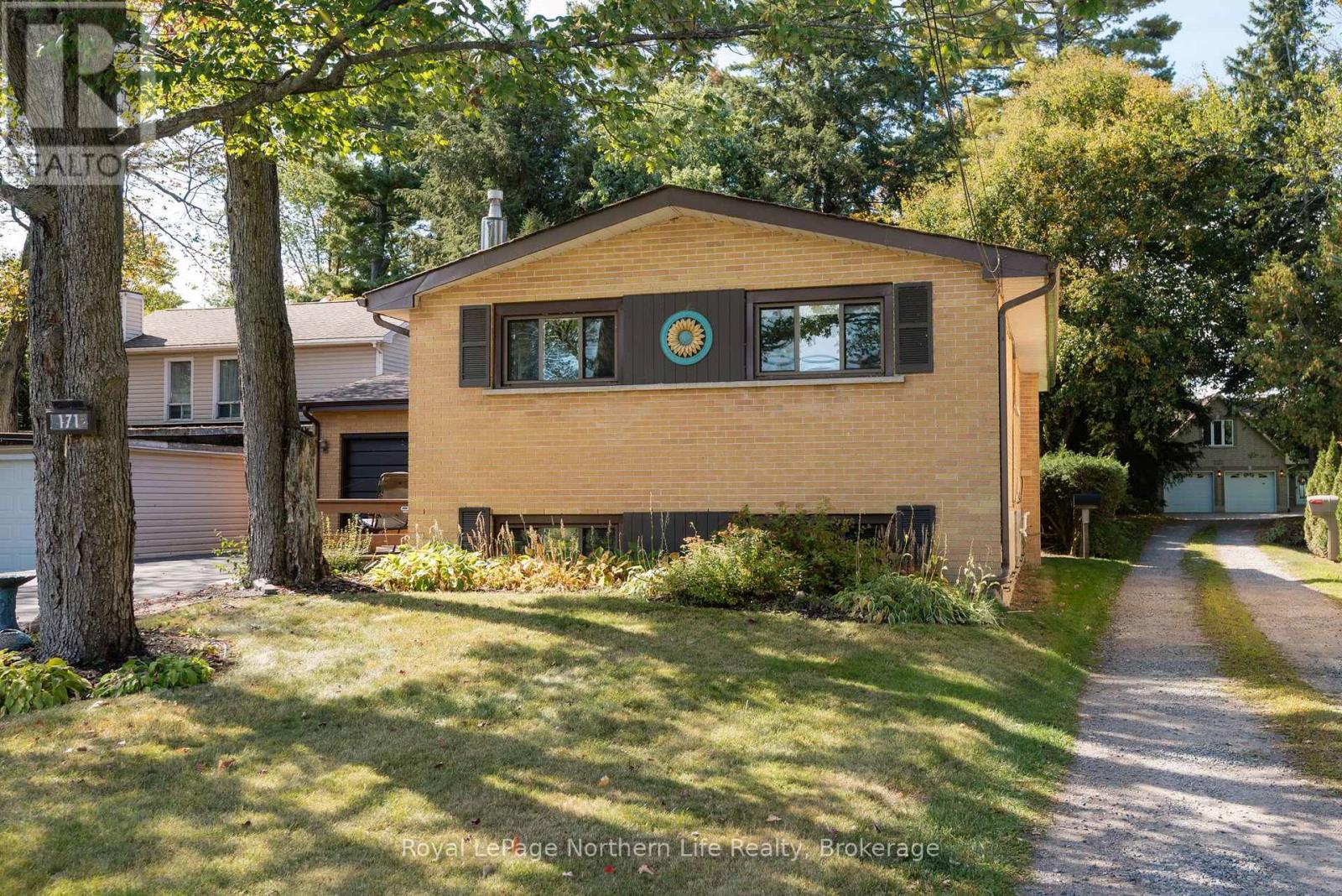 171 Campbell Avenue, North Bay, Ontario  P1A 1W2 - Photo 5 - X12465261