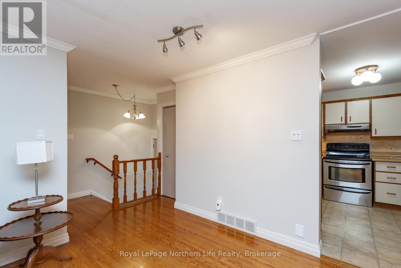 171 Campbell Avenue, North Bay, Ontario  P1A 1W2 - Photo 8 - X12465261