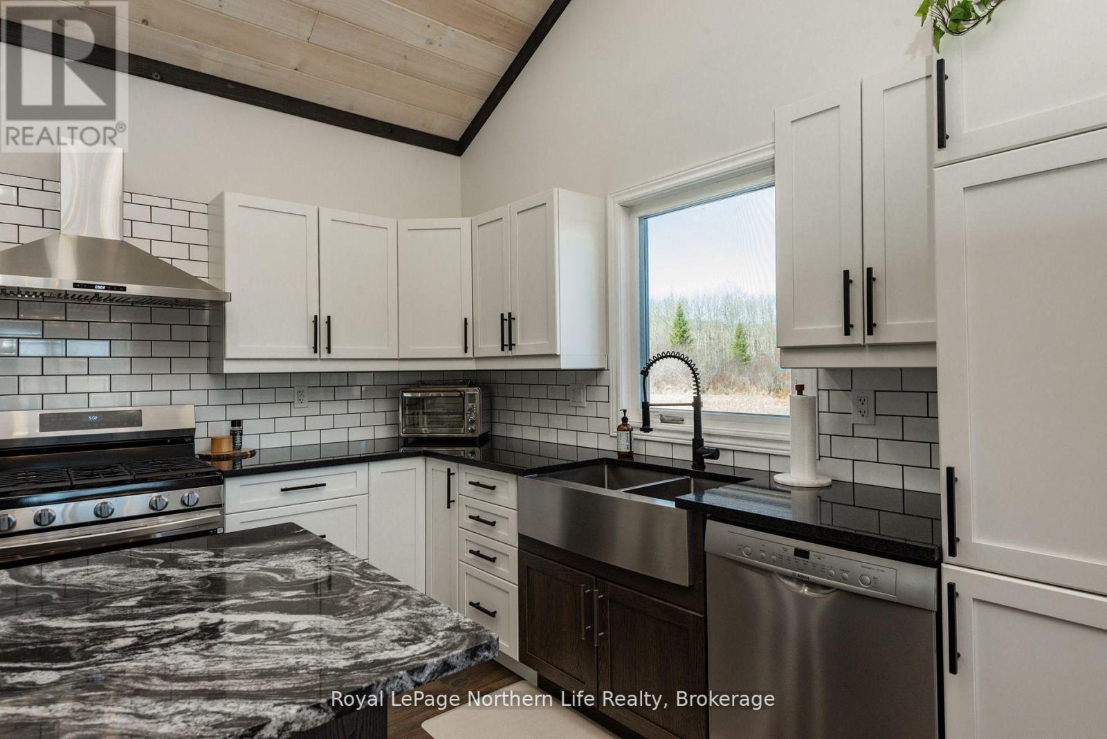 42 Simpson Hill Road, Nipissing, Ontario P0H 1W0 - Photo 17 - X12465456