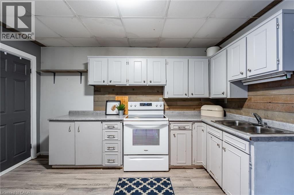 52 Connaught Avenue N, Hamilton, Ontario  L8L 6Y8 - Photo 11 - 40777212