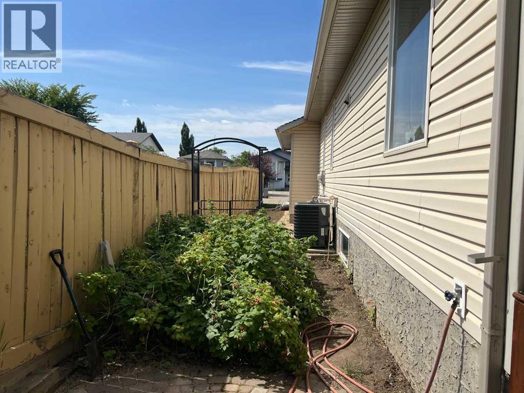 7017 90 Street, Grande Prairie, Alberta  T8X 0C1 - Photo 6 - A2235283