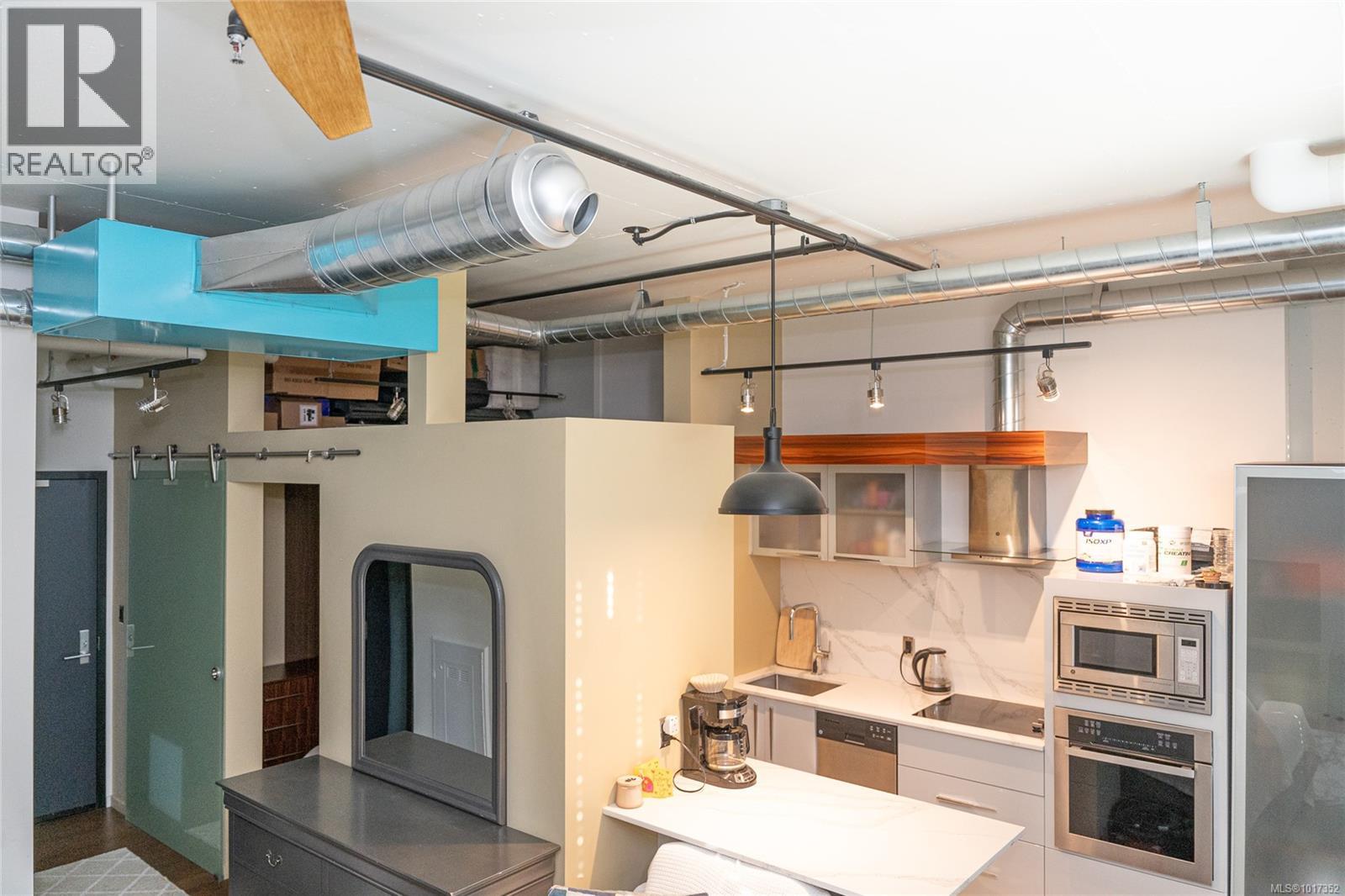 822 1029 View St, Victoria, British Columbia V8V 0C9 - Photo 13 - 1017352