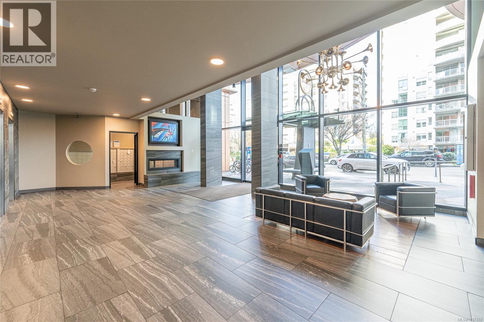 822 1029 View St, Victoria, British Columbia V8V 0C9 - Photo 3 - 1017352