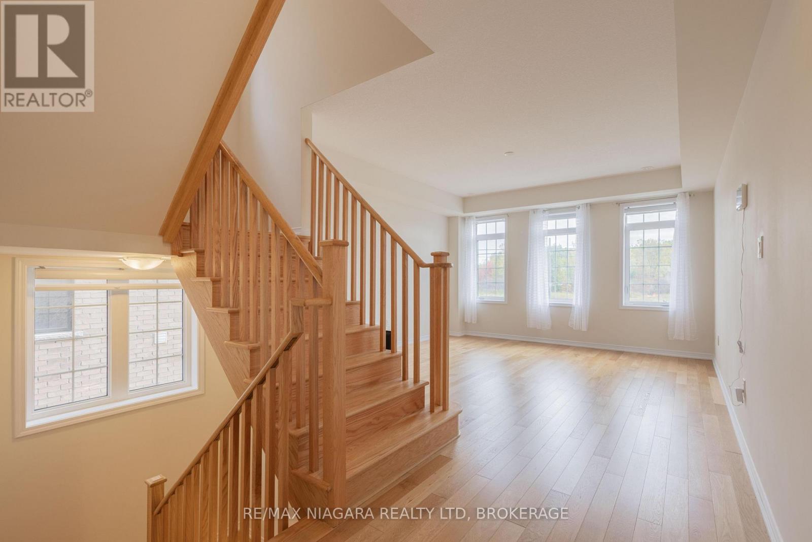35 - 8317 Mulberry Drive, Niagara Falls, Ontario  L2H 3S9 - Photo 10 - X12465320