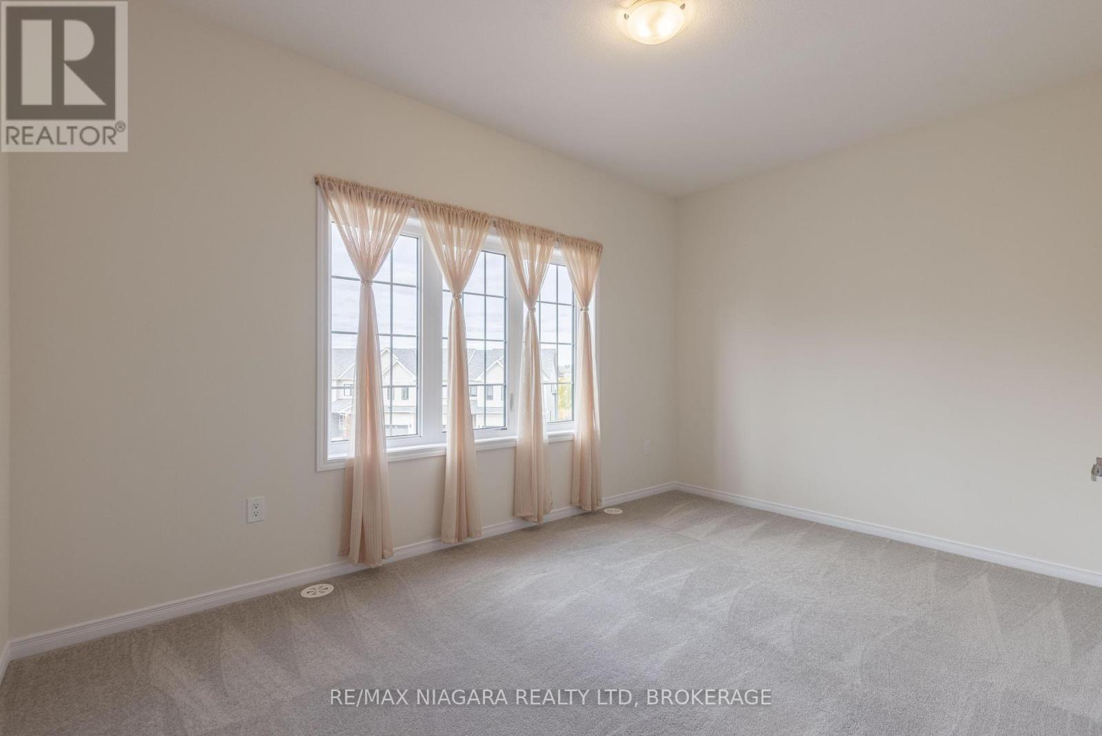 35 - 8317 Mulberry Drive, Niagara Falls, Ontario  L2H 3S9 - Photo 24 - X12465320