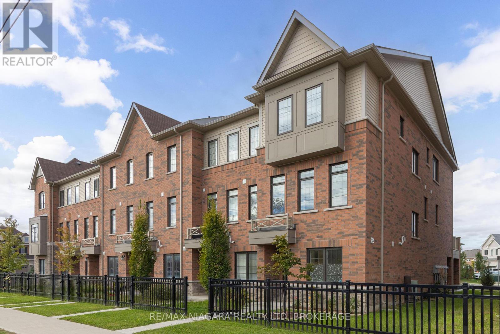 35 - 8317 Mulberry Drive, Niagara Falls, Ontario  L2H 3S9 - Photo 29 - X12465320