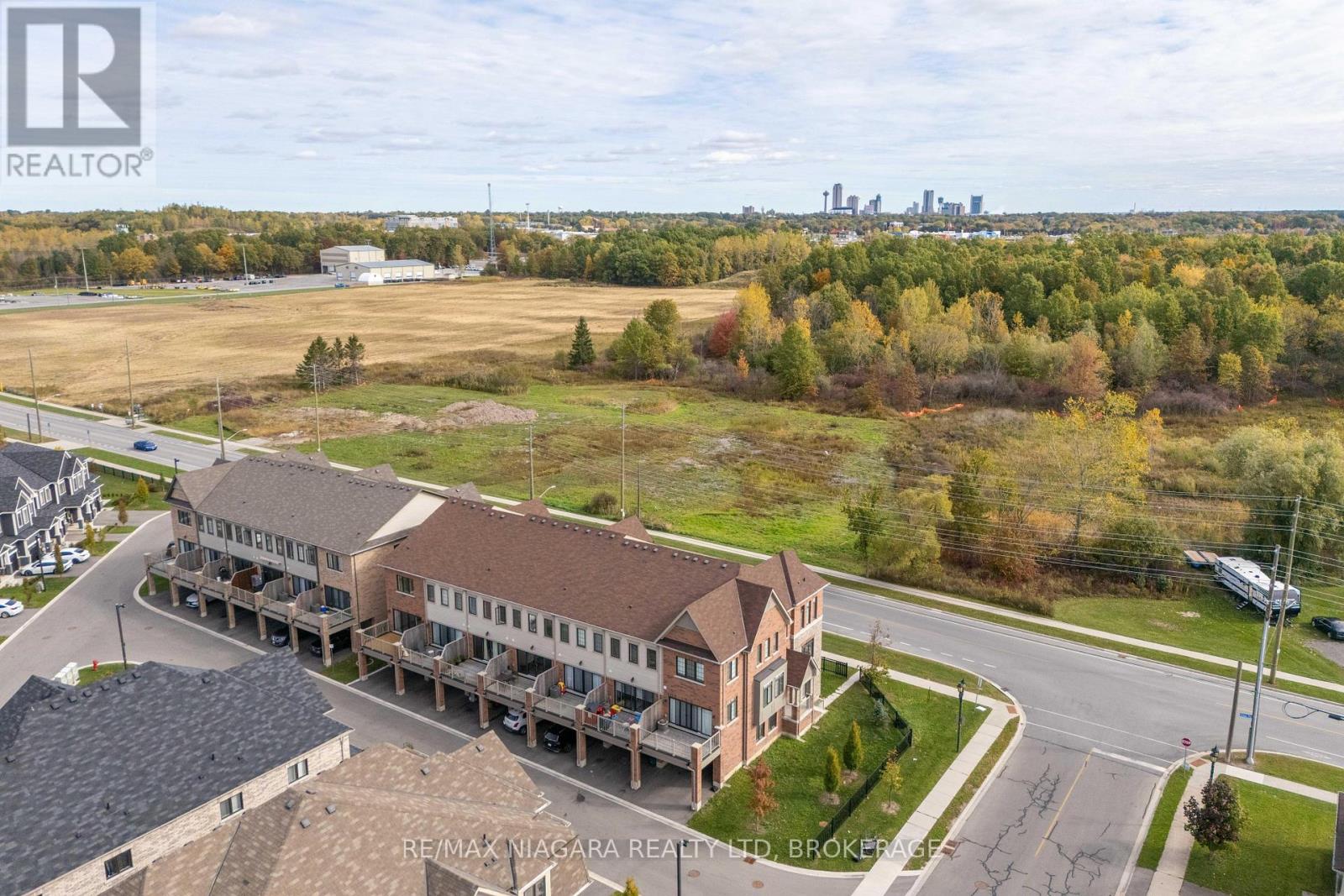 35 - 8317 Mulberry Drive, Niagara Falls, Ontario  L2H 3S9 - Photo 34 - X12465320