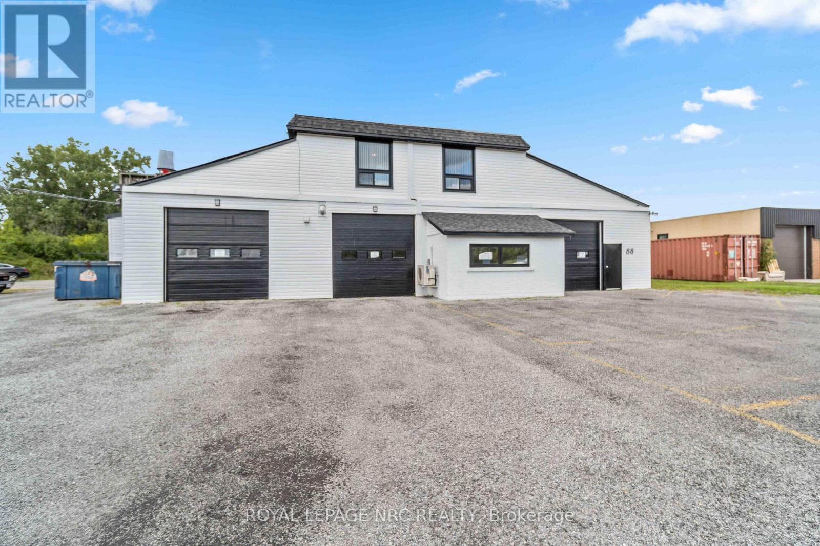 88 Wintemute Street, Fort Erie, Ontario  L2A 2P1 - Photo 1 - X12465474