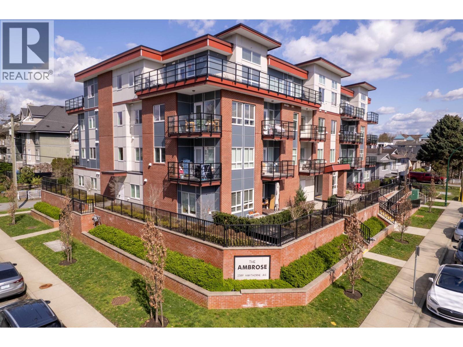 204 2389 Hawthorne Avenue, Port Coquitlam, British Columbia  V3C 1X1 - Photo 1 - R3046230
