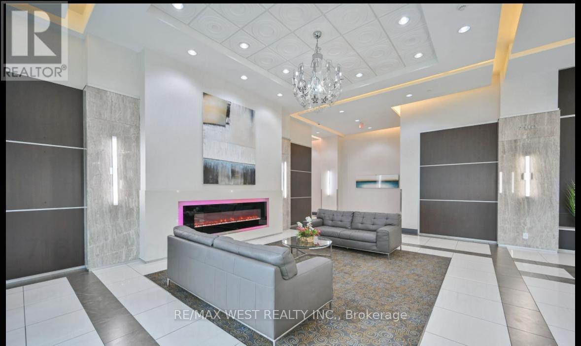 327 - 7161 Yonge Street, Markham, Ontario  L3T 0C8 - Photo 3 - N12452484