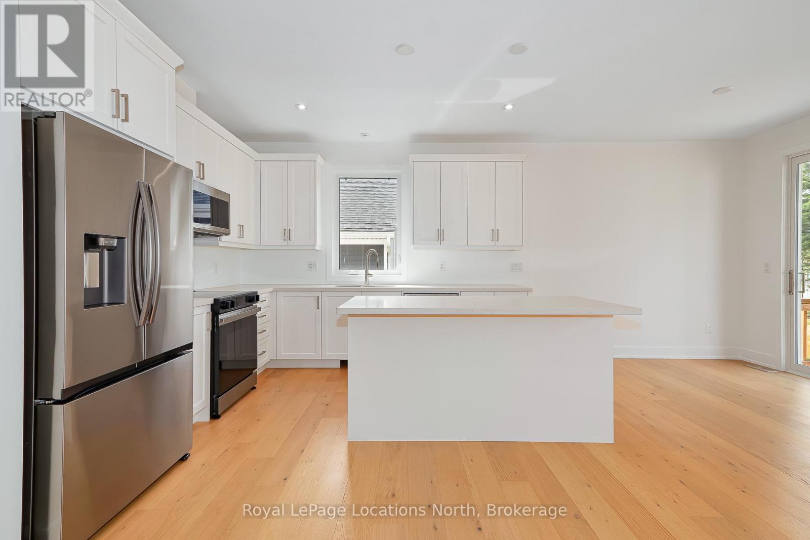 60 52nd Street S, Wasaga Beach, Ontario  L0M 1P0 - Photo 13 - S12465351