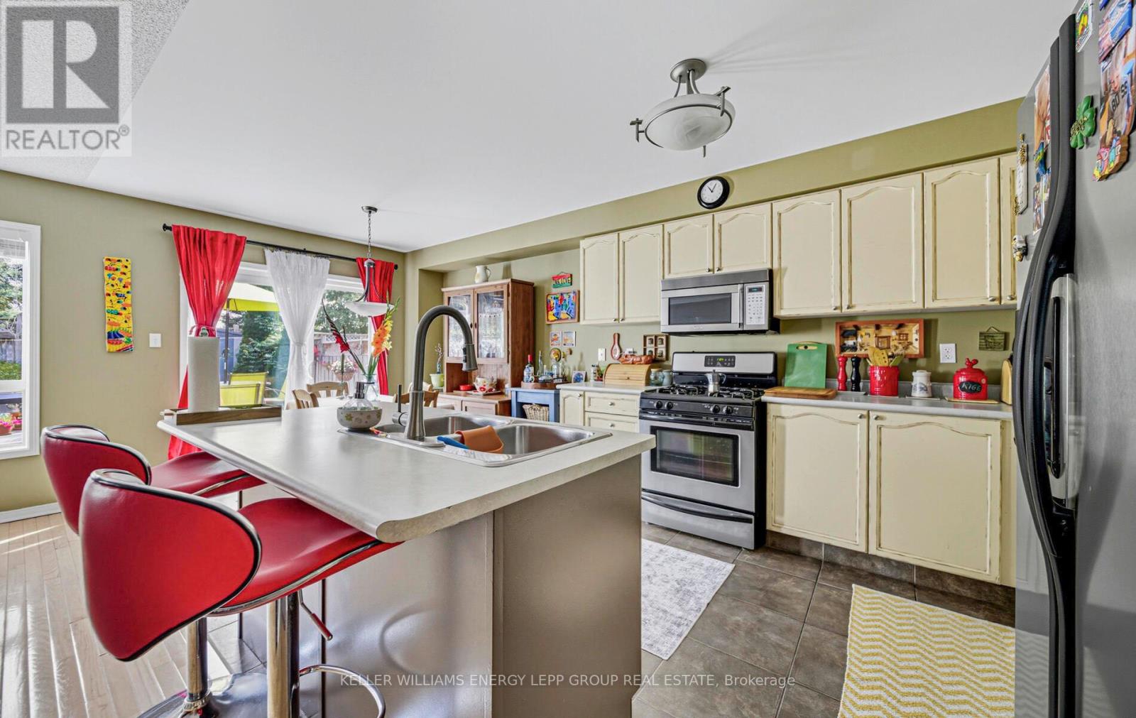81 Harrongate Place, Whitby, Ontario  L1R 3E5 - Photo 11 - E12465251