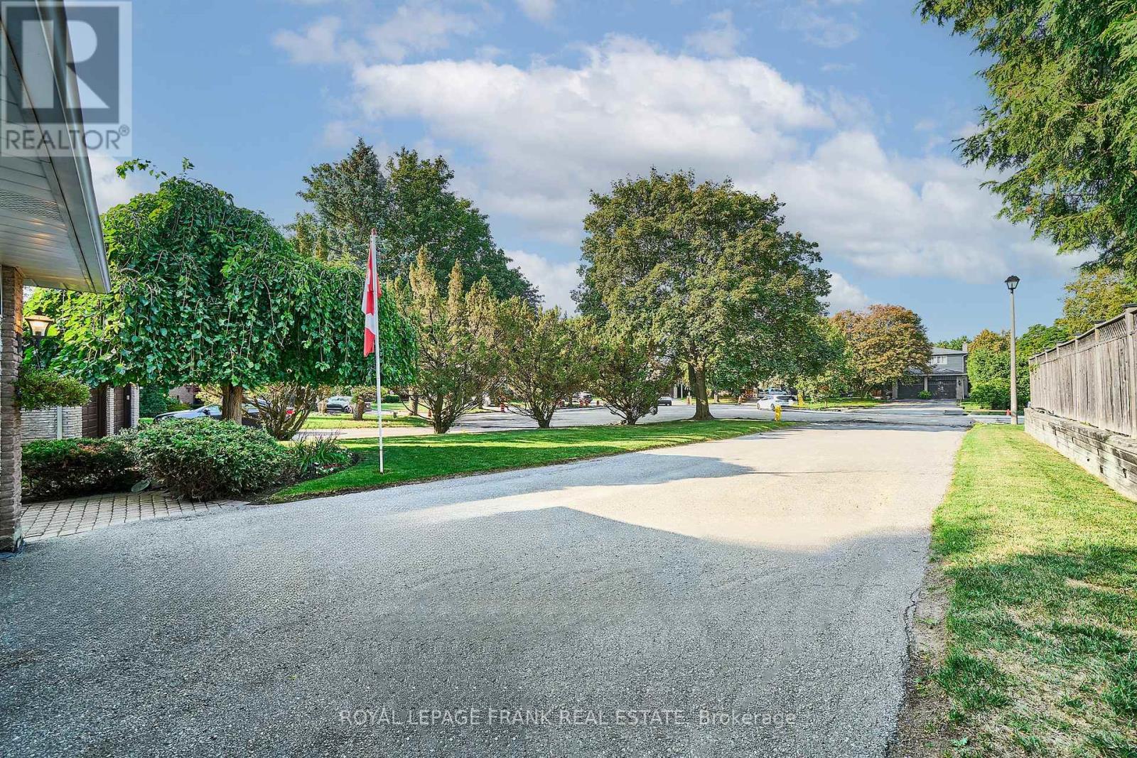 7 Judy Court, Markham (Markham Village), Ontario  L3P 3R8 - Photo 5 - N12465294