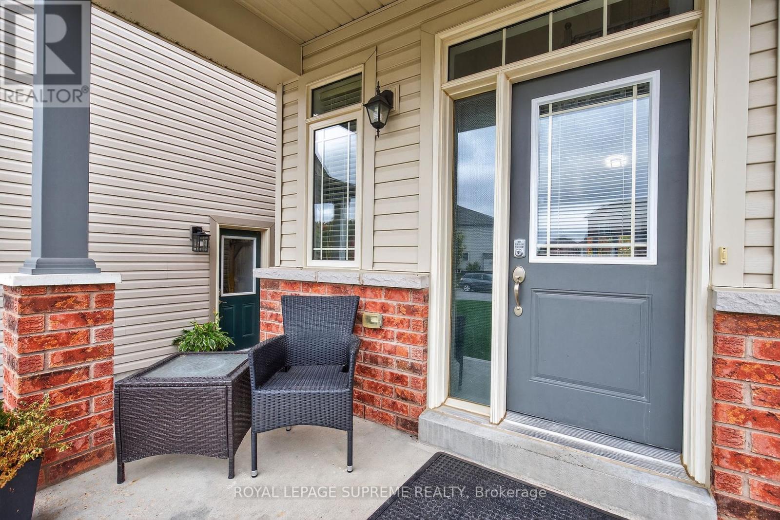 28 Mandley Street, Essa, Ontario  L3W 0B6 - Photo 5 - N12465175