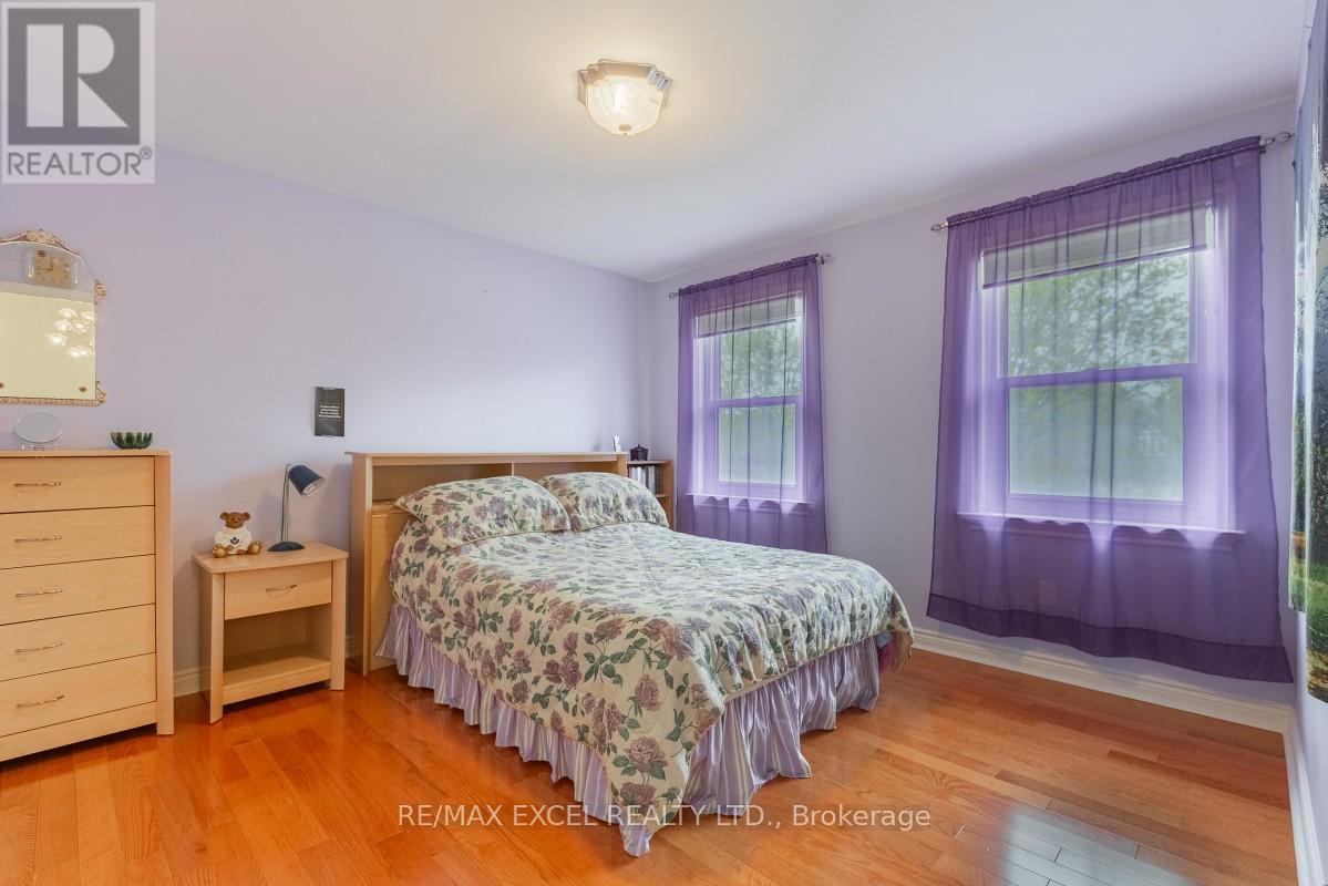 8 Boyd Court, Markham, Ontario  L6C 1A6 - Photo 19 - N12465179