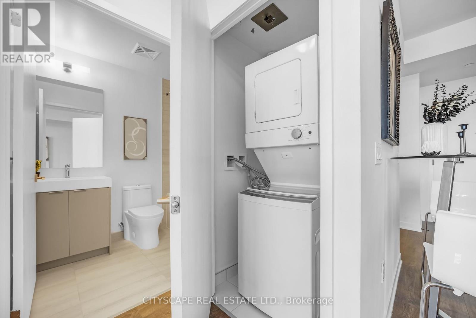 2107 - 474 Caldari Road, Vaughan, Ontario  L4K 0R5 - Photo 17 - N12465199