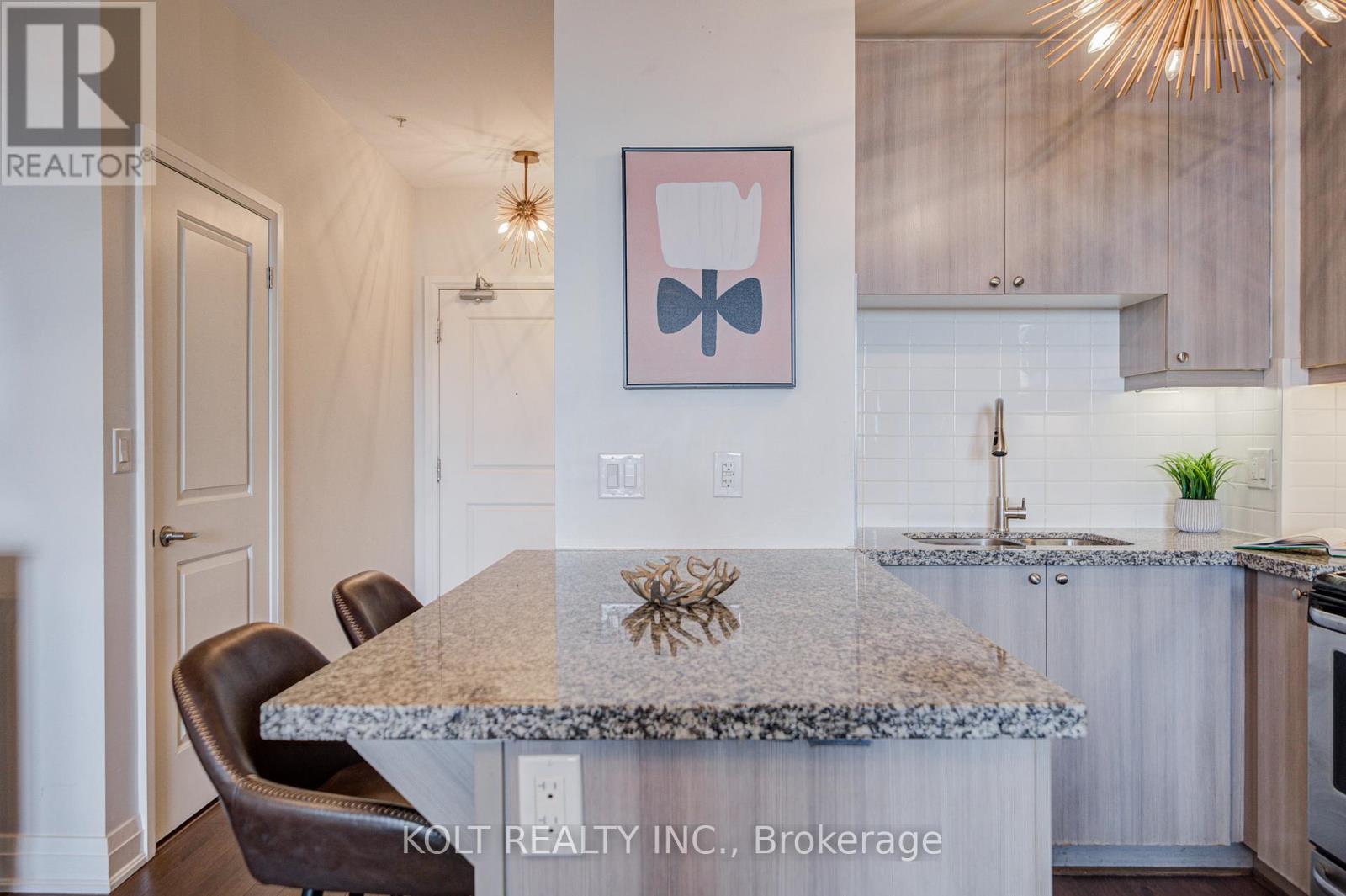 Ph1013 - 24 Woodstream Boulevard, Vaughan, Ontario  L4L 8C4 - Photo 13 - N12465217