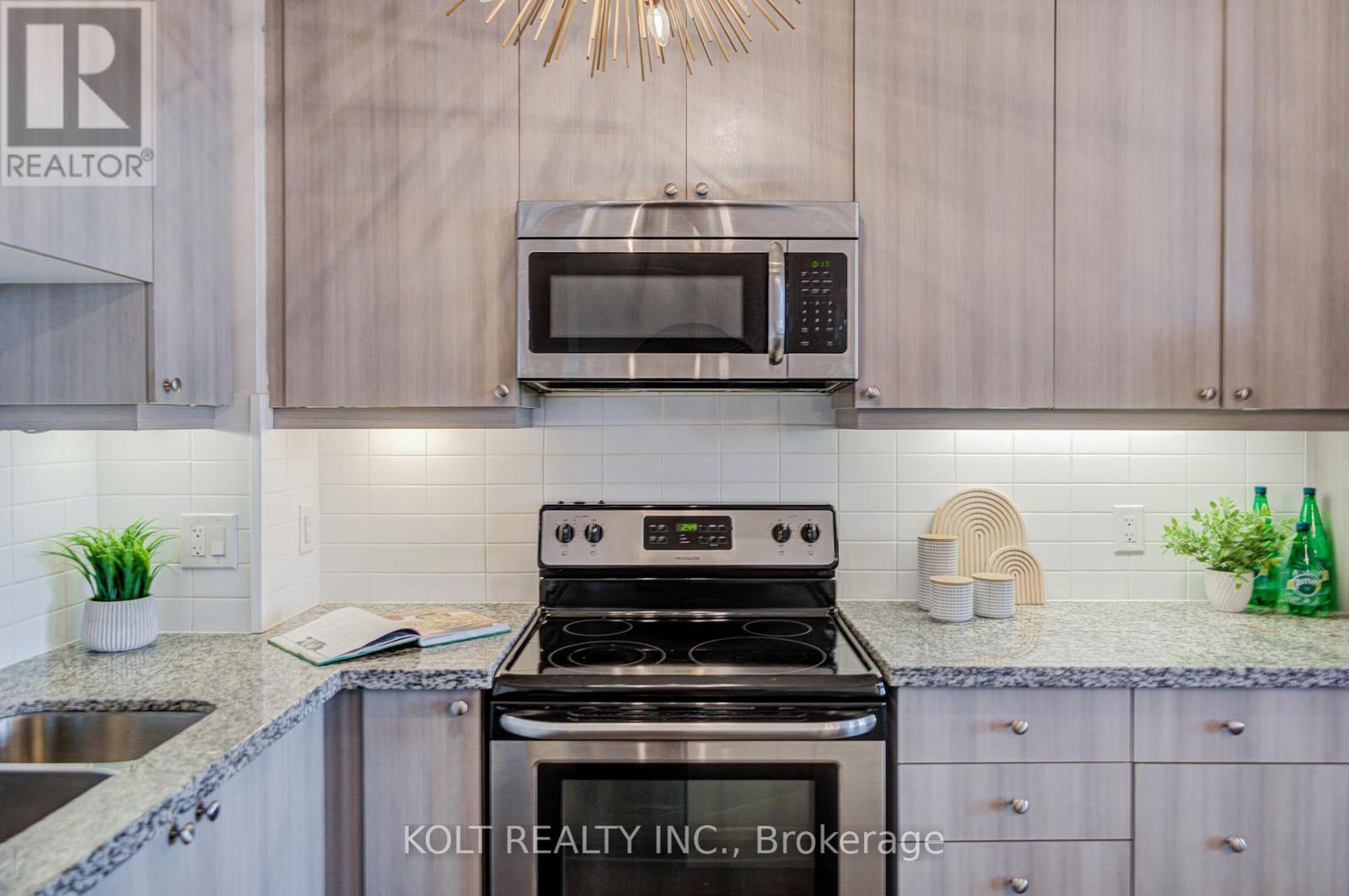 Ph1013 - 24 Woodstream Boulevard, Vaughan, Ontario  L4L 8C4 - Photo 14 - N12465217
