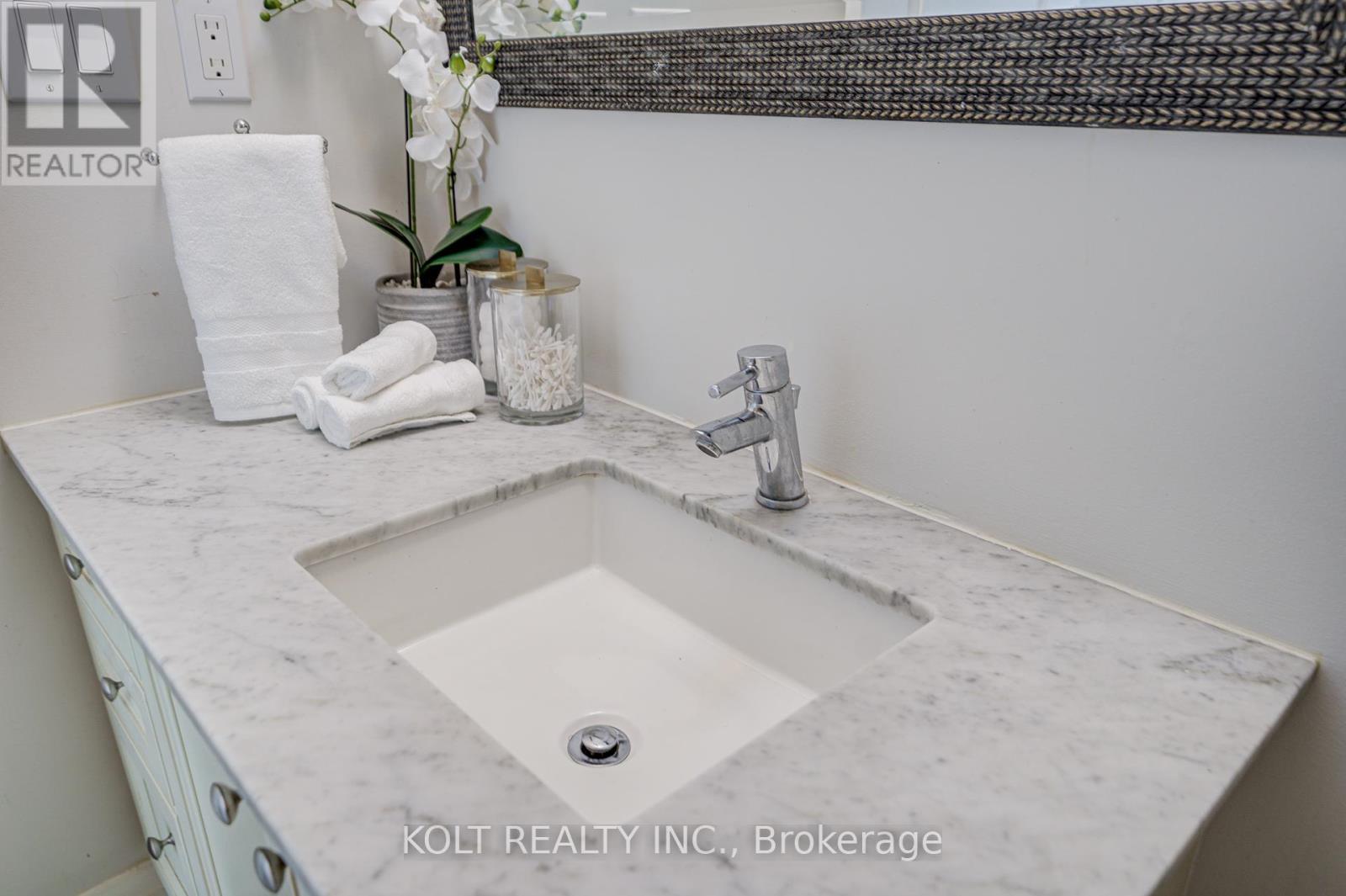 Ph1013 - 24 Woodstream Boulevard, Vaughan, Ontario  L4L 8C4 - Photo 29 - N12465217