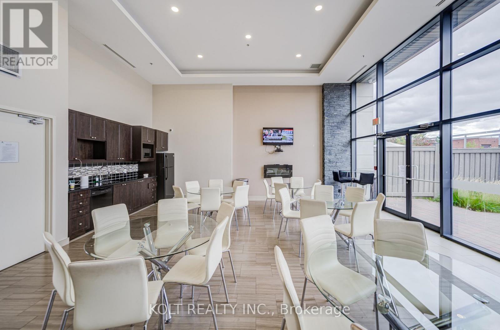 Ph1013 - 24 Woodstream Boulevard, Vaughan, Ontario  L4L 8C4 - Photo 35 - N12465217
