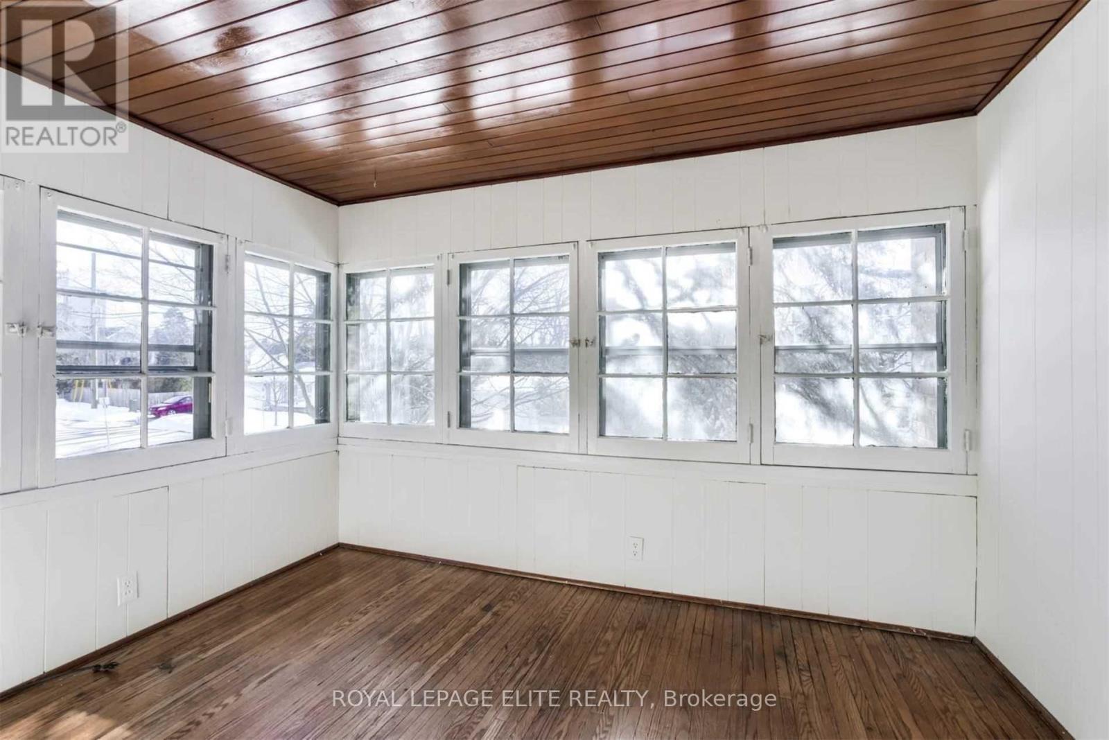 18-20 Reuben Street, Aurora, Ontario  L4G 2M2 - Photo 6 - N12465218