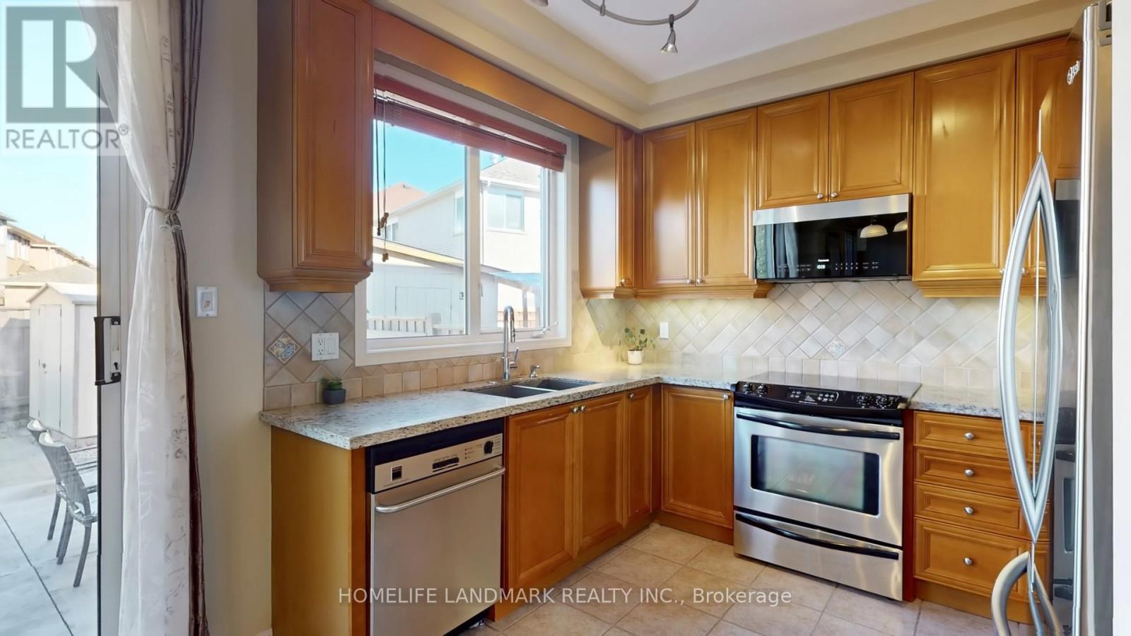 152 America Avenue, Vaughan (Vellore Village), Ontario  L6A 3E8 - Photo 11 - N12465241