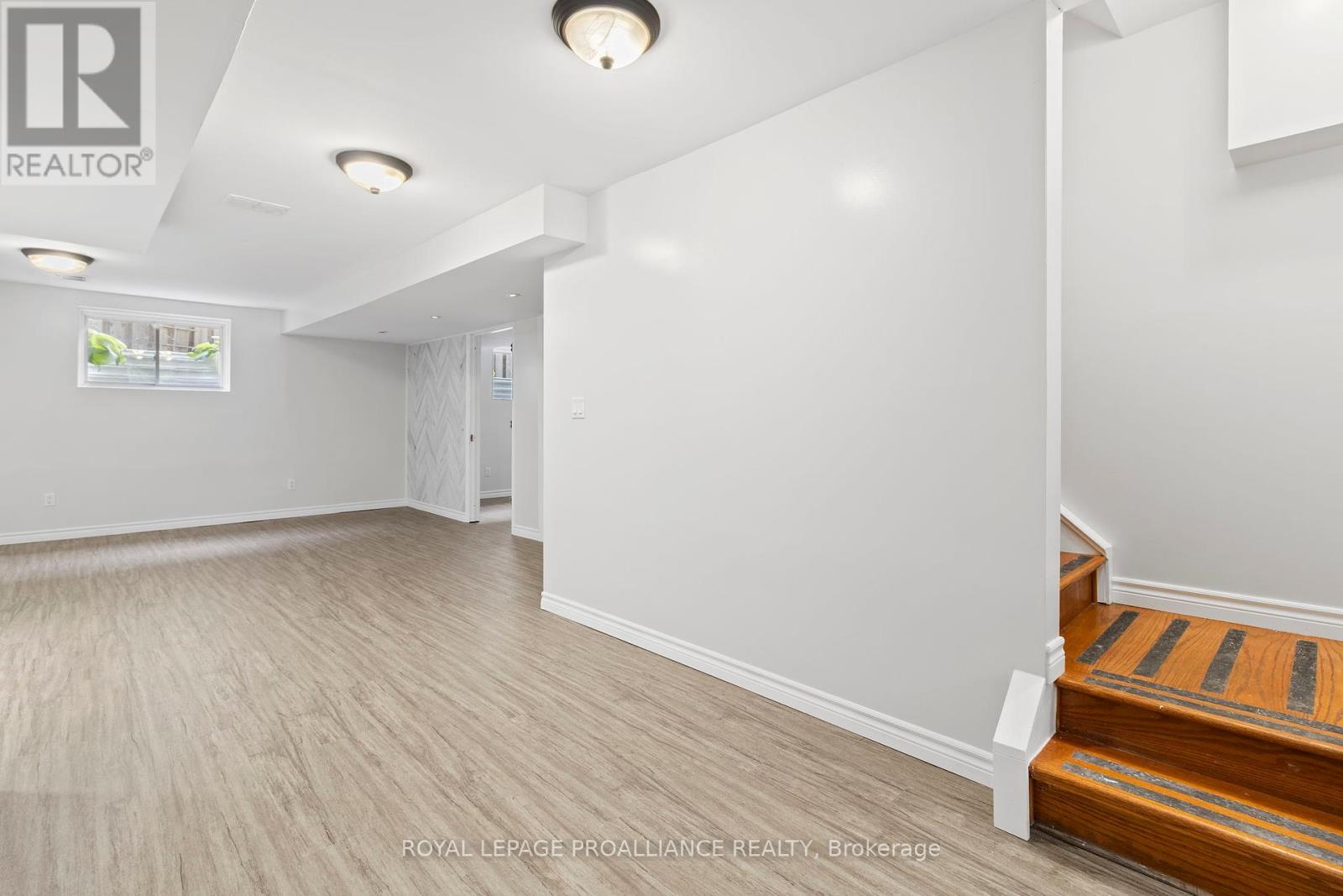 1009 Crestwood Drive, Brockville, Ontario  K6V 7N1 - Photo 31 - X12465461