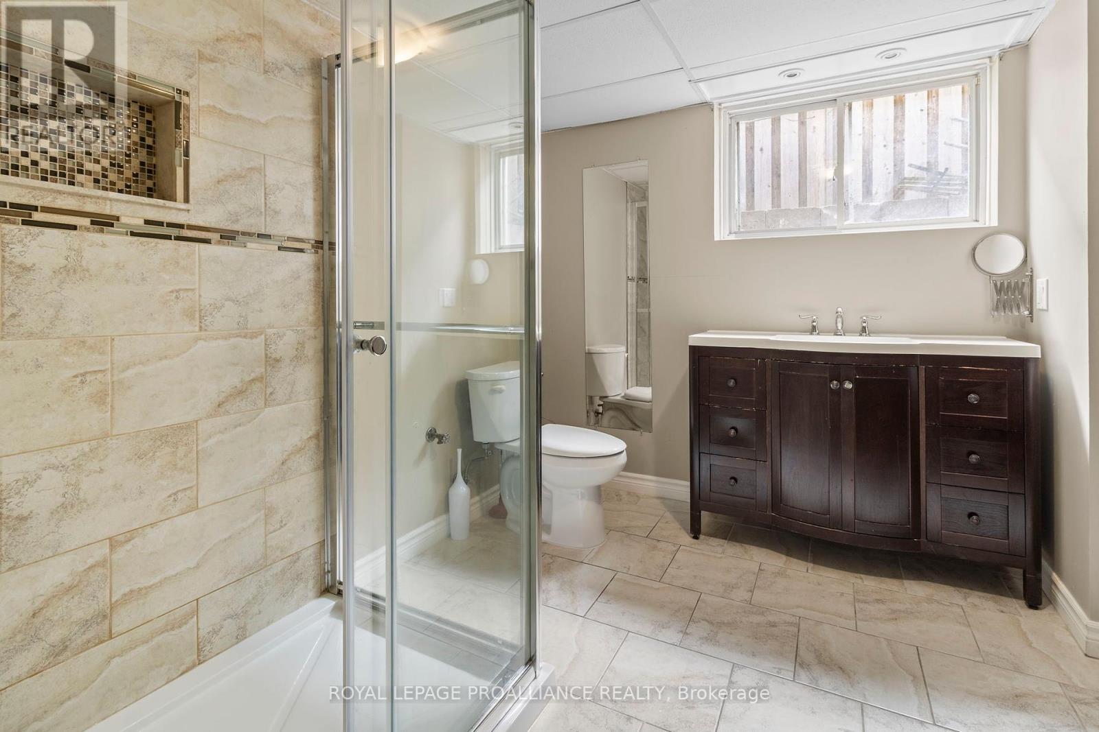 1009 Crestwood Drive, Brockville, Ontario  K6V 7N1 - Photo 35 - X12465461