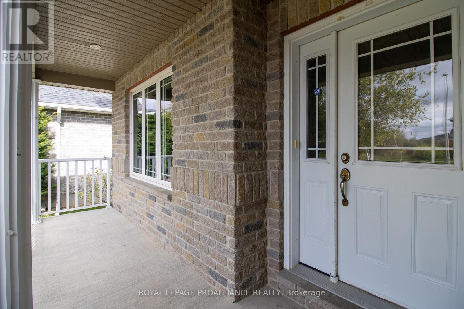 1009 Crestwood Drive, Brockville, Ontario  K6V 7N1 - Photo 5 - X12465461