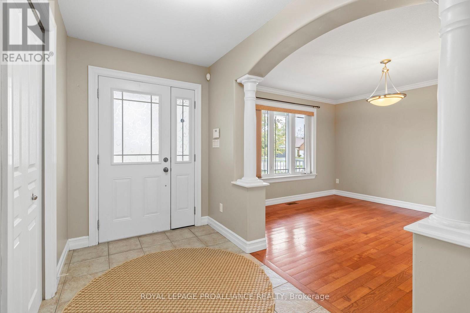 1009 Crestwood Drive, Brockville, Ontario  K6V 7N1 - Photo 7 - X12465461
