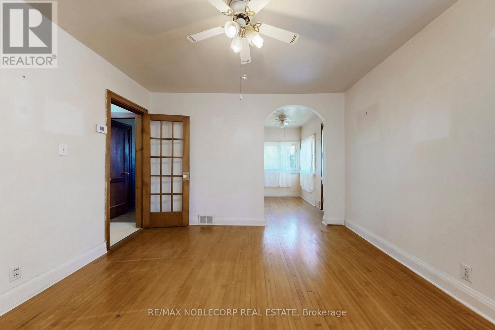51 Simcoe Street, Orillia, Ontario  L3V 1G5 - Photo 15 - S12465181