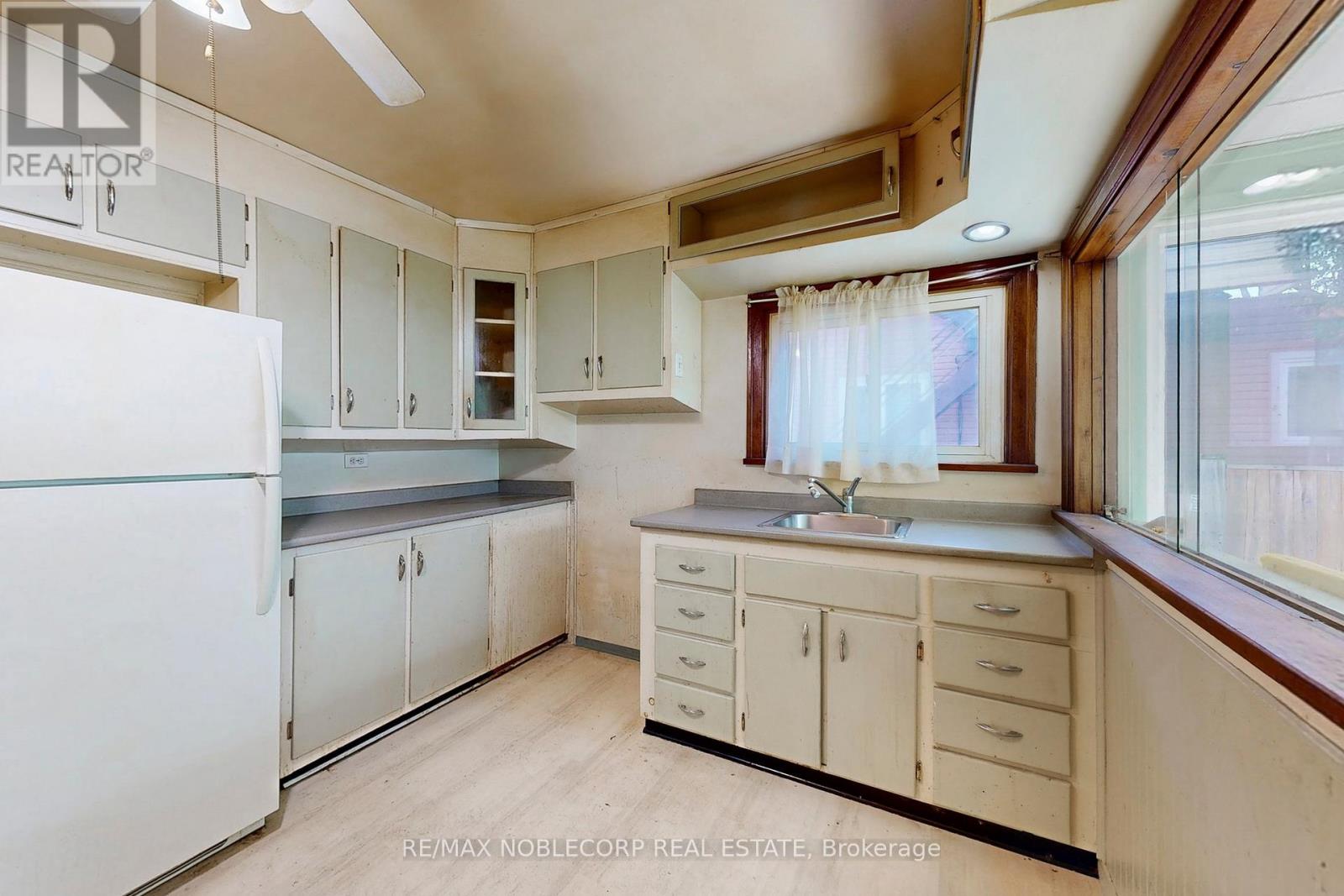 51 Simcoe Street, Orillia, Ontario  L3V 1G5 - Photo 24 - S12465181