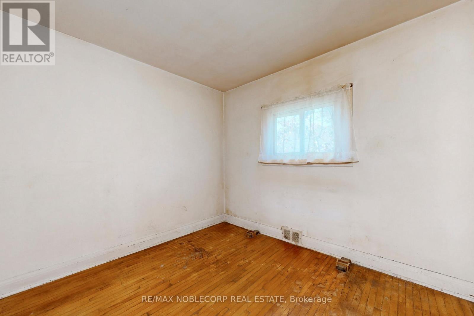 51 Simcoe Street, Orillia, Ontario  L3V 1G5 - Photo 36 - S12465181