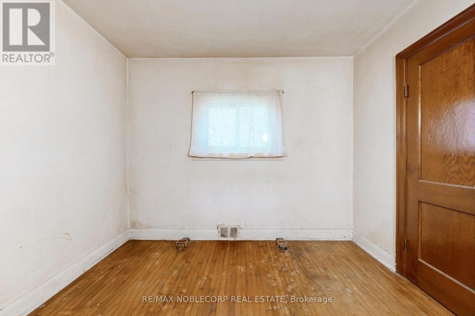 51 Simcoe Street, Orillia, Ontario  L3V 1G5 - Photo 37 - S12465181