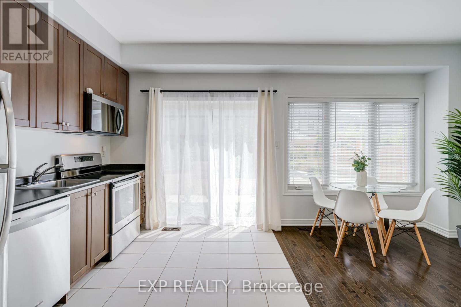 19 Cygnus Crescent, Barrie, Ontario  L4N 9C2 - Photo 6 - S12465201