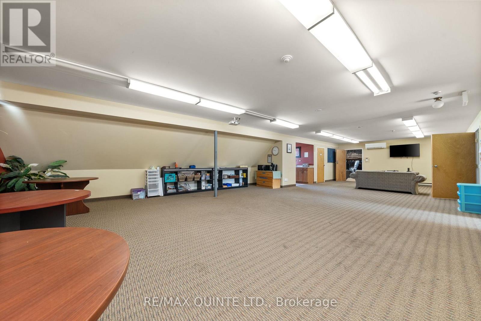 72 Orchard Drive, Belleville, Ontario K8P 2K7 - Photo 14 - X12465343