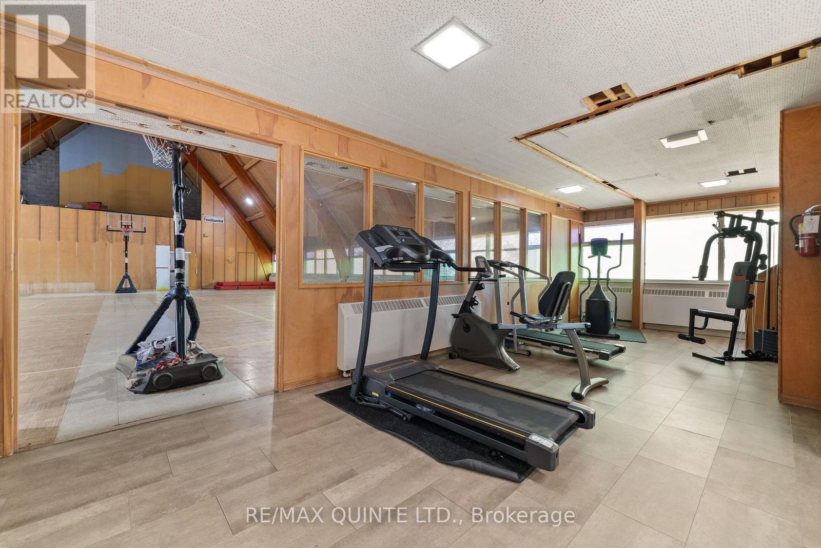 72 Orchard Drive, Belleville, Ontario K8P 2K7 - Photo 21 - X12465343