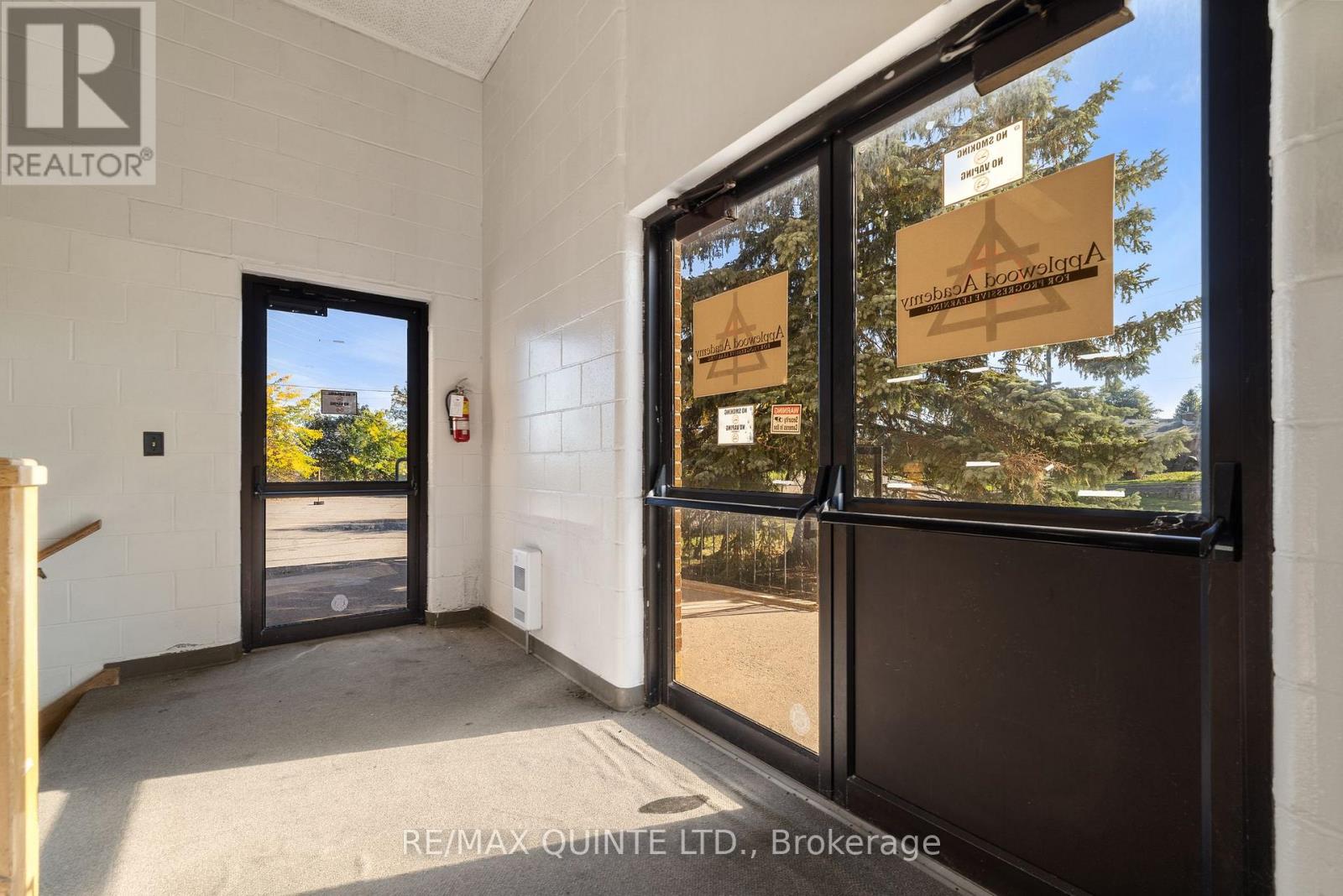 72 Orchard Drive, Belleville, Ontario K8P 2K7 - Photo 22 - X12465343