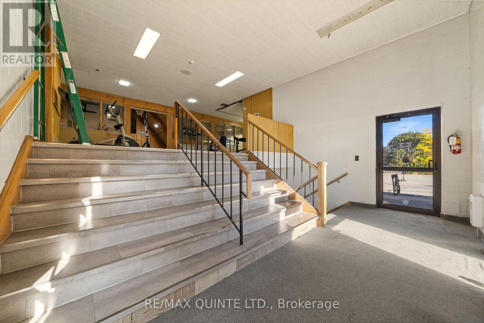 72 Orchard Drive, Belleville, Ontario K8P 2K7 - Photo 23 - X12465343