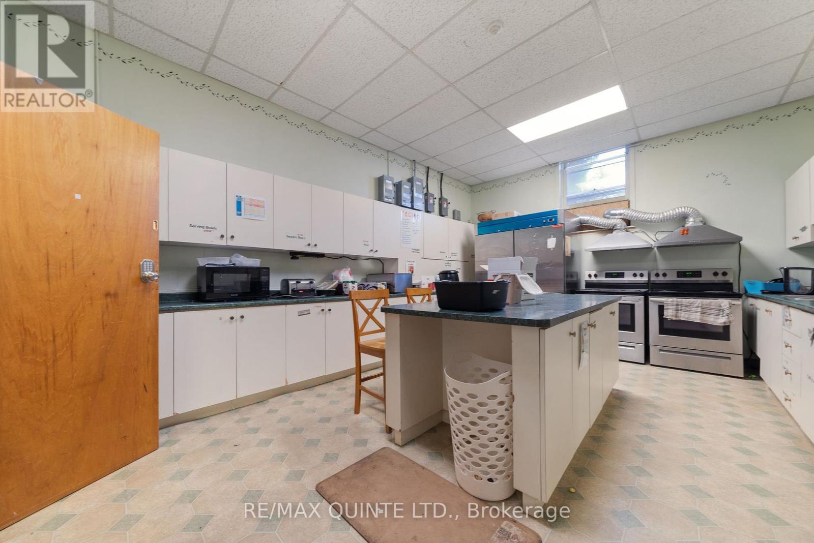 72 Orchard Drive, Belleville, Ontario K8P 2K7 - Photo 24 - X12465343